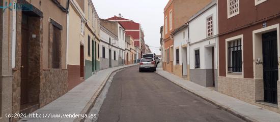 Venta de Casa Adosada en Don Benito - Badajoz - BADAJOZ