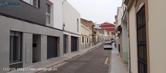 Venta de Casa Adosada en Don Benito - Badajoz - BADAJOZ