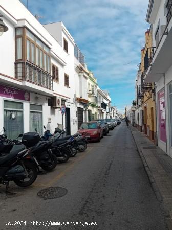 GARAJE EN EL CENTRO DE CHIPIONA - CADIZ