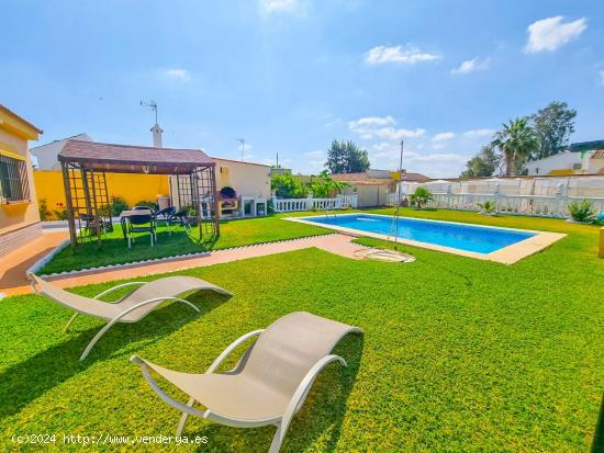 Se vende chalet segregado, hipotecable y con agua de Red, en Hozanejos. - CADIZ