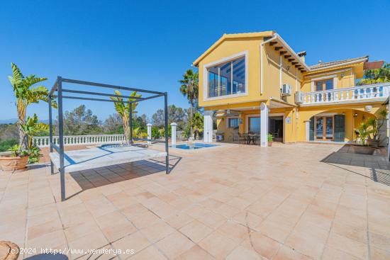 Villa con Licencia Vacacional en Puntiró - BALEARES