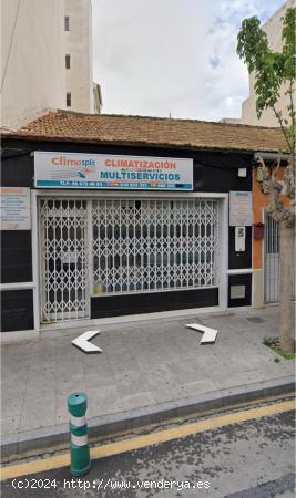  SE ALQUILA LOCAL COMERCIAL CENTRICO  DE 100 MTS2 EN TORREVIEJA - ALICANTE 