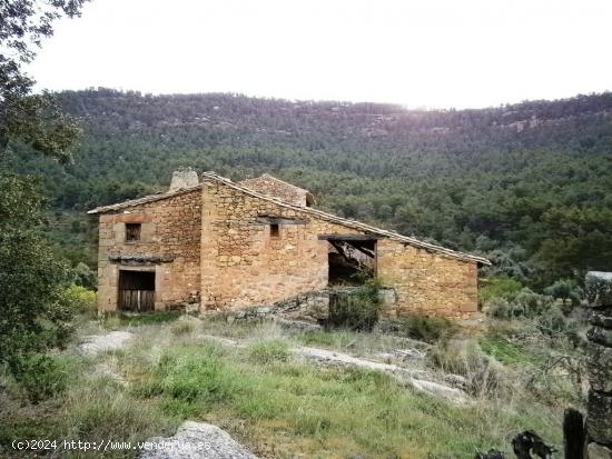  Finca rústica con masía - TERUEL 