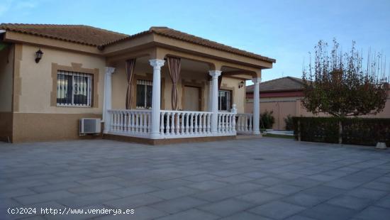 CASA EN LA CAMPIÑUELA A TAN SOLO 5 MINUTOS DE LA ZONA URBANA!!!! - CORDOBA