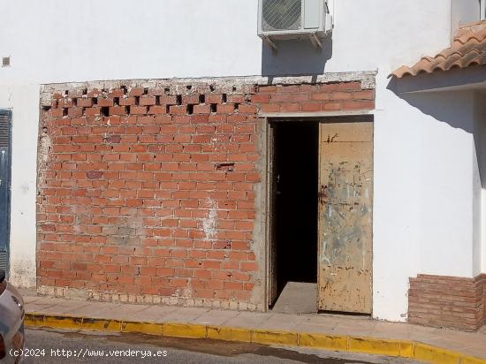 Local en calle Guadiamar en Sanlúcar la Mayor - SEVILLA