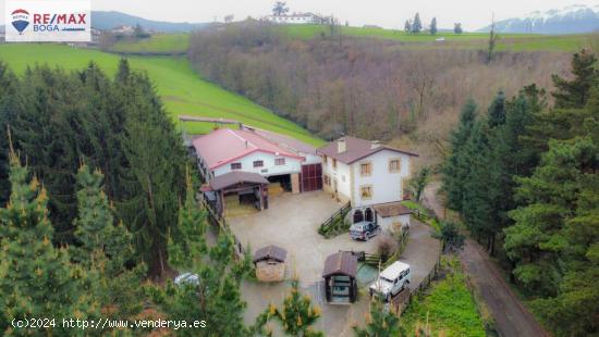 SE VENDE CASA CON TERRENO  POSIBILIDAD DE EXPLOTACIÓN DEL AGROTURISMO Y PRODUCCIÓN DE QUESO. - GUI