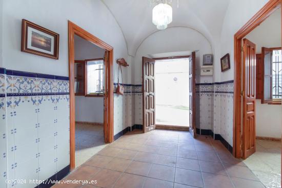 Casa con terreno en Salvatierra de los Barros-Badajoz - BADAJOZ