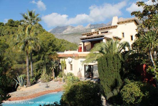  Villa de lujo en plena naturaleza de Altea - ALICANTE 