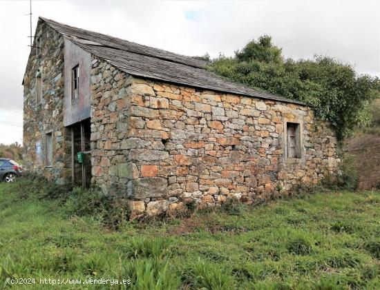 CASA DE PIEDRA PARA REHABILITAR EN NARAHÍO, SAN SADURNIÑO - A CORUÑA