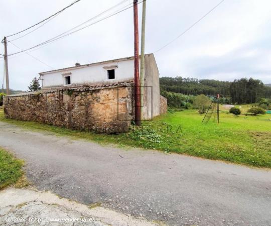  SE VENDE CASA CON FINCA URBANIZABLE EN ESMELLE, FERROL - A CORUÑA 