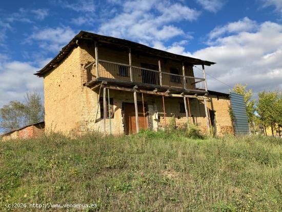  SE VENDE CASA PARA REFORMAR CON TERRENO - LEON 