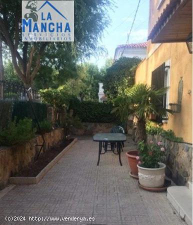  INMOBILIARIA LA MANCHA VENDE CHALET ZONA FATIMA - ALBACETE 