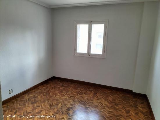 SE VENDE PISO EN ZONA SAN ANTONIO, PALENCIA - PALENCIA