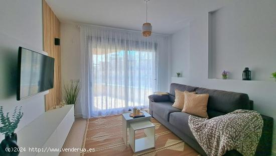 Apartamento nuevo de 2 dormitorios, terraza y parking para alquiler de temporada - MALAGA