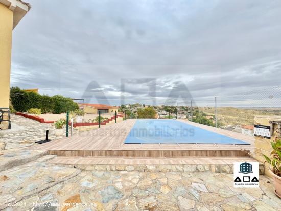 Precioso chalet independiente  con piscina en Urb. El Ballestar - CUENCA