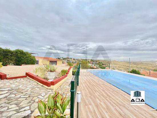 Precioso chalet independiente  con piscina en Urb. El Ballestar - CUENCA