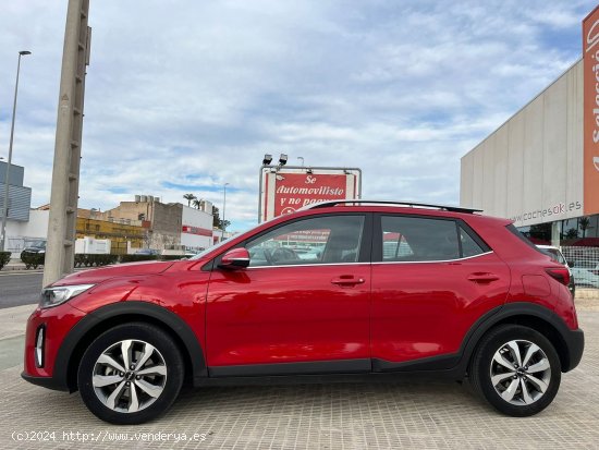 Kia Stonic 1.0 T-GDi 74kW (100CV) MHEV iMT Drive DICIEMBRE DE 2022 - Carcaixent