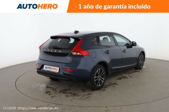 Volvo V40 2.0 T2 Momentum - 