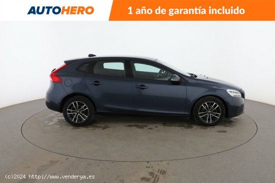 Volvo V40 2.0 T2 Momentum - 