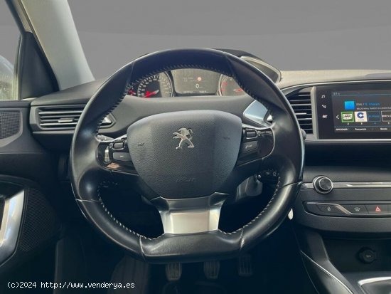 Peugeot 308 - 