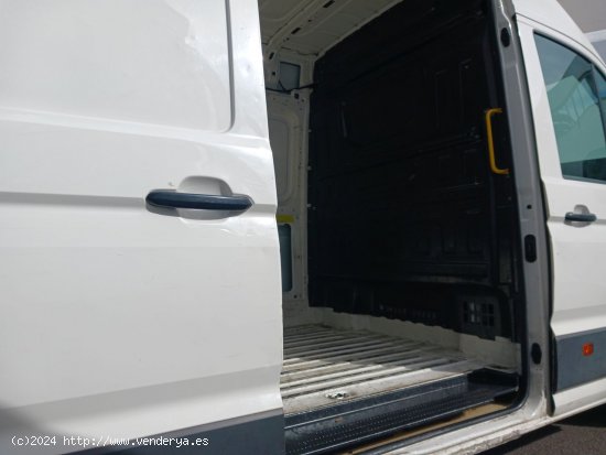 Volkswagen Crafter  35 Furgón PRO Ch.Med 2.0TDI 103kW (140CV) - 