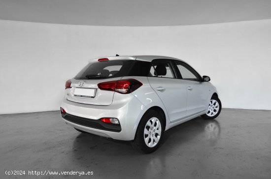 Hyundai i20  FL 1.2 MPi 61,8 kW (85 CV) MT5 2WD Classic - 