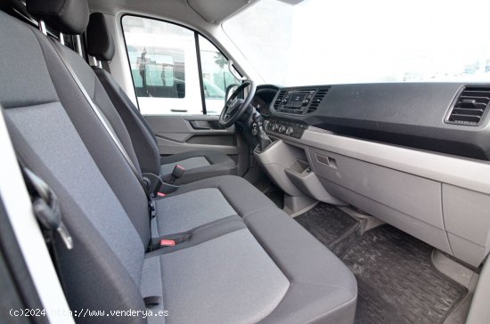 Volkswagen Crafter  35 Furgón Ch.Med 2.0 TDI 103 kW (140 CV) - 