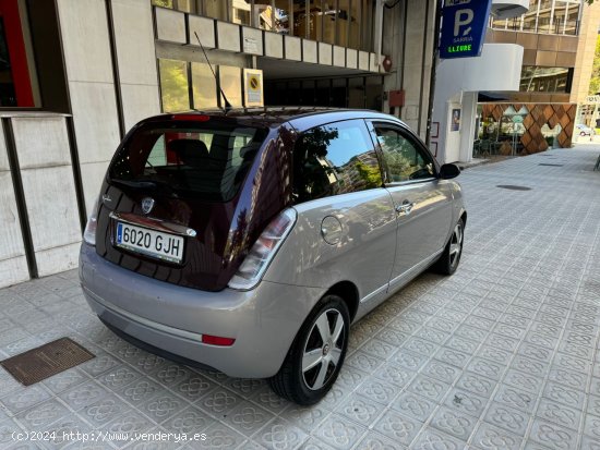 Lancia Ypsilon 1.4 16v Oro - Barcelona