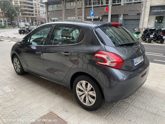 Peugeot 208 5P ACTIVE 1.4 HDi 68 - Barcelona