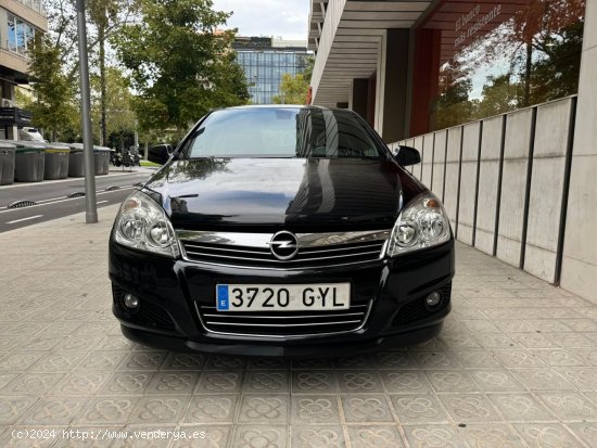 Opel Astra 1.7 CDTi Edition - Barcelona