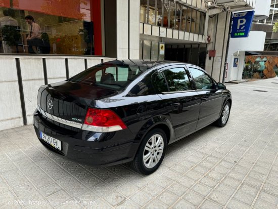 Opel Astra 1.7 CDTi Edition - Barcelona