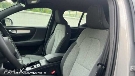 Volvo XC40 XC40 Plus, B3 Mild hybrid, Gasolina, Dark de 2024 con 5 Km por 40.900 EUR. en Guipuzcoa