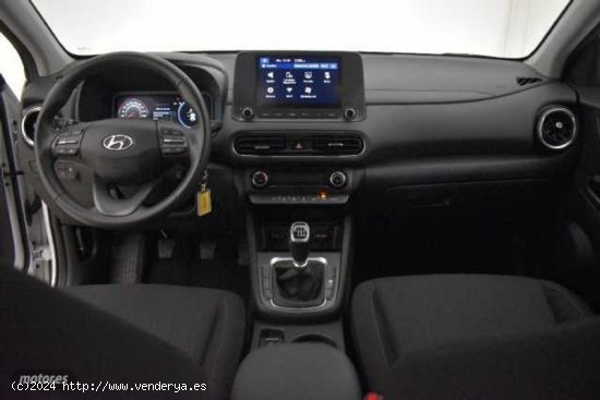 Hyundai Kona 1.0 TGDI Maxx 4x2 de 2023 con 19.264 Km por 19.990 EUR. en Sevilla