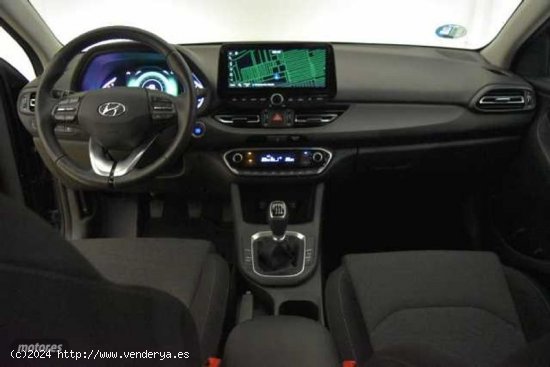 Hyundai i30 1.0 TGDI Tecno 48V 120 de 2023 con 18.414 Km por 22.990 EUR. en Sevilla