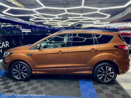 Ford Kuga 2.0 TDCi 110kW 4x2 ASS STLine de 2017 con 121.000 Km por 16.249 EUR. en Madrid