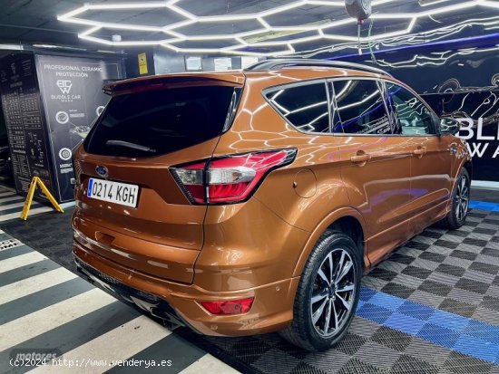 Ford Kuga 2.0 TDCi 110kW 4x2 ASS STLine de 2017 con 121.000 Km por 16.249 EUR. en Madrid