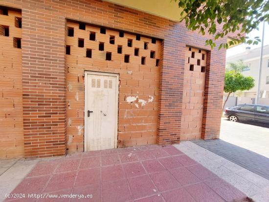 Local comercial de 53m2 en Puente Tocinos - MURCIA