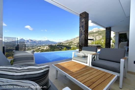 NUEVA VILLA DE LUJO EN ALTEA HILLS CON VISTAS AL MAR - ALICANTE