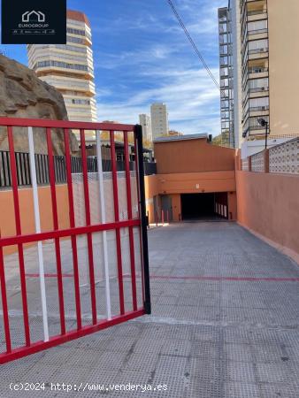 Garaje en 1 Llinea de Levante -centro, para todo el año. www.euroloix.com - ALICANTE