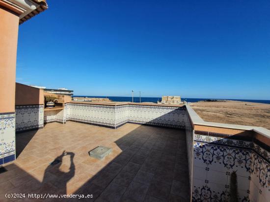 Chalet PRIMERA LINEA con VISTAS AL MAR. PISCINA PRIVADA. ZONA PLAYA de los LOCOS - ALICANTE