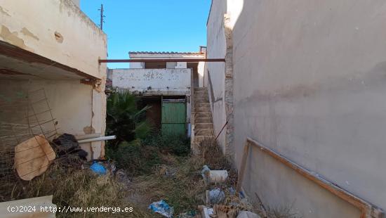 CASA CON TERRENO EN CENTRO LORIGUILLA - VALENCIA