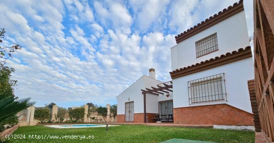 CASA INDEPENDIENTE A 25 MINUTOS DE MALAGA - MALAGA