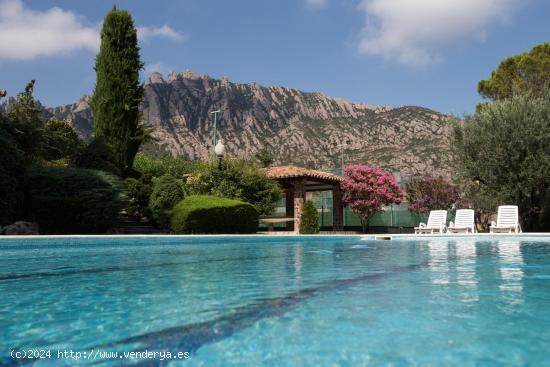  Exclusiva propiedad en la mejor zona de Collbató, con pista de tenis y piscina - BARCELONA 