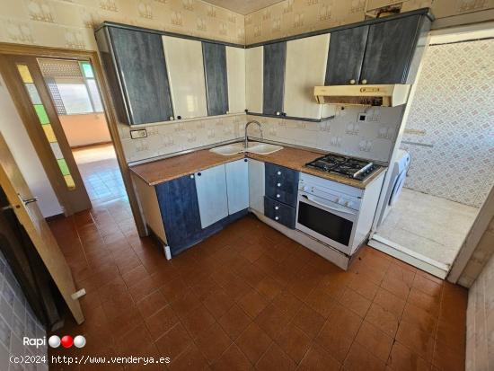 SE VENDE PISO EN SANT BOI DE LLOBREGAT, ZONA CAMPS BLANCS - BARCELONA