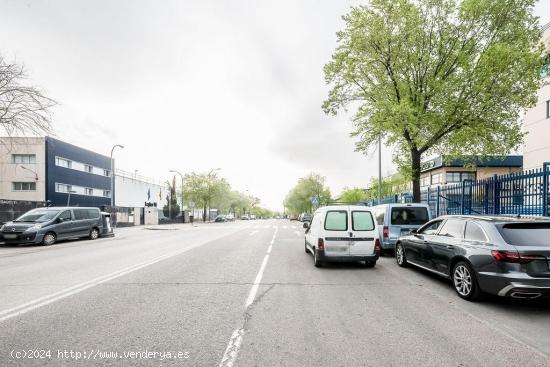 Oportunidad de Inversión: Oficina + Plazas de Garaje en Villaverde- Madrid - MADRID