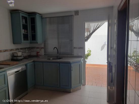 SE VENDE UNIFAMILIAR EN EL PORTICHUELO - CADIZ