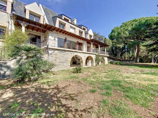 Preciosa casa estilo inglés situada en l’Ametlla del Vallès - BARCELONA