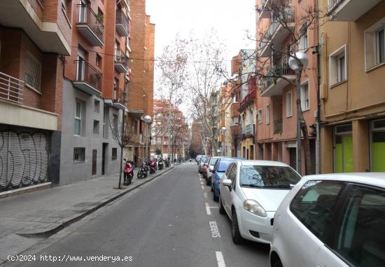 Local en venta en Sagrada Familia - BARCELONA