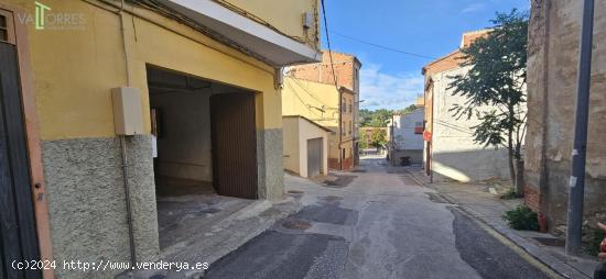 Local planta baja para uso aparcamiento y otros - TERUEL