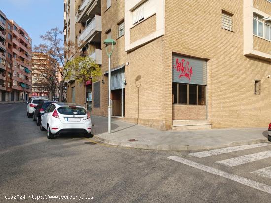 Local comercial esquinero en Bloc Baix Penedés, Sant Pere i Sant Pau, Tarragona. - TARRAGONA